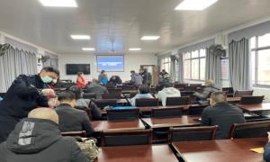 加强源头治理  沙市警方开展驾驶员毛发采集筛查工作