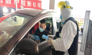 铁列克提大桥边境检查站开展春节前普法宣传活动