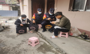 我是节前送法员！
