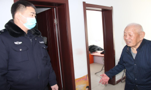 三河边境派出所新春走访关爱辖区老人
