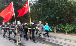 河口边境管理大队举行迎警旗宣誓仪式