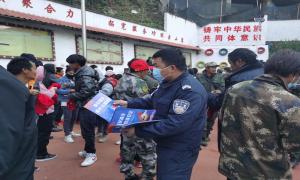 阿打警务室积极开展法制宣传活动