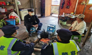 新年走访送温暖 警民共筑鱼水情