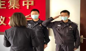 “373841、373762”，我努力将他们的警号记下了……