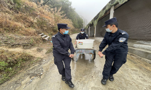 慰问送温暖 走心更暖心