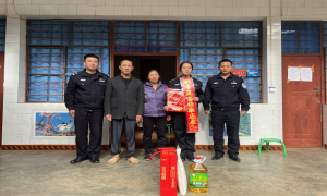 春节将至送祝福 走访慰问暖警心