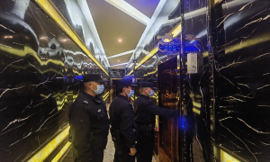 架科底边境派出所开展娱乐场所突击清查整治行动