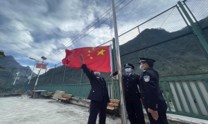 普拉底边境派出所开展人民警察节庆祝活动