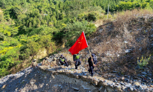 顶风笃行踏歌逐梦