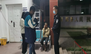 石月亮边境派出所成功帮助学校找回逃学学生