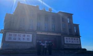 民警深入辖区开展民法典宣传活动