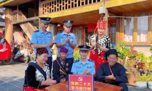 边疆景颇小院欢声笑语