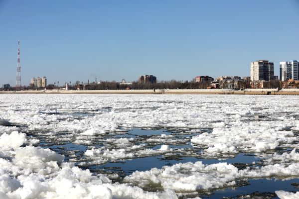 中俄界江黑龙江黑河段跑冰排 (1).jpg 中俄界江黑龙江黑河段跑冰排 (1).jpg