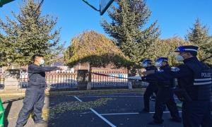 勇化边境派出所组织开展警情模拟演练