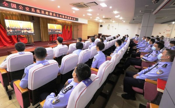 图片22.jpg 图片22.jpg