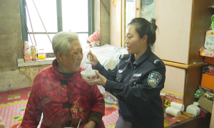 警民同乐煮汤圆 暖意融融庆元宵