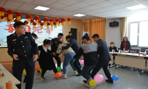 和龙边境管理大队联合和龙市文化街道共同举办“喜闹元宵灯谜大会”主题活动