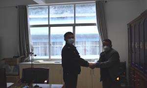 “熊孩子”购买游戏账号支付数千元 民警多方协调助追回