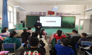 辖区群众眼中的“万能警察”