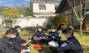 致敬永恒丰碑 汲取英雄力量