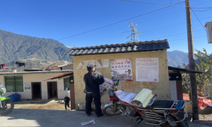 子里甲边境派出所打击电信诈骗做好防诈宣传