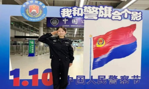 皇岗边检民警与家人的“云团圆”