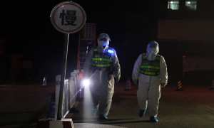 最美战“疫”夜“警”