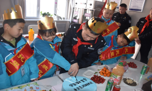 学习雷锋好榜样 雷锋精神永传承
