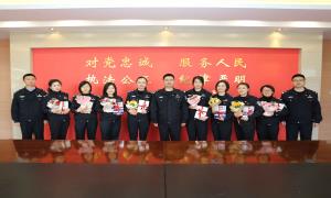 徐州出入境边防检查站开展“玫瑰书香·芳心向党”主题阅读活动喜迎“三八”国际妇女节