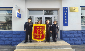 英姿飒爽半边天 建国巾帼别样红