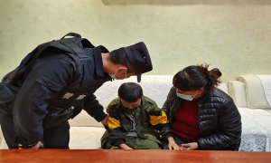 “小蝌蚪找妈妈” 警察叔叔来帮忙