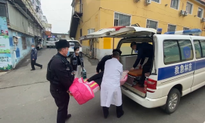 长白镇边境派出所及时救助突发疾病独居老人