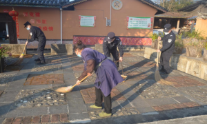 情暖活雷锋 我们在行动