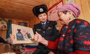 警花小白：画笔架起警民“连心桥”