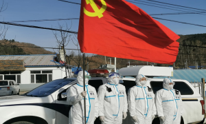 疫情当前 移民管理警察不退