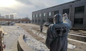 夫妻携手齐抗疫 不同岗位同初心