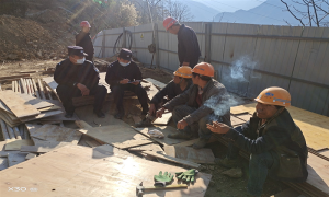 坚定信心战疫情 同舟共济筑防线
