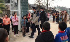 情系三江，边检民警再赴白毛小学支教