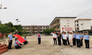 打洛出入境边防检查站执勤二队与打洛中学开展党支部联创联建