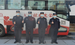 吹响雷锋奉献号 警民情深谱新篇