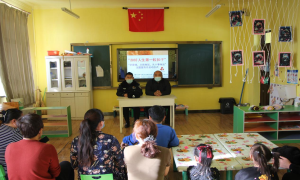 学雷锋 传薪火 育栋梁
