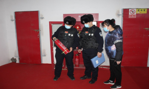 民警上门服务流口 助力企业复工复产