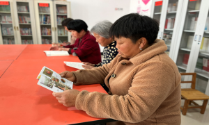 河南舞阳农家书屋：建在村民家门口的乡村振兴“加油站”