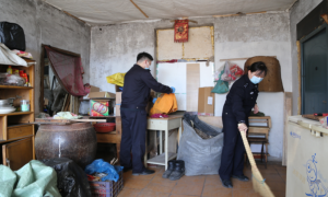 弘扬雷锋精神 关爱独居老人
