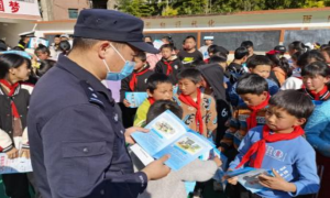 上好“开学第一课” 陪伴健康成长快乐
