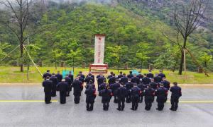 缅怀革命先烈 弘扬爱国主义精神 奋楫扬帆再出发
