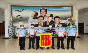 钦州出入境边防检查站紧急救助伤病船员获赠锦旗和感谢信