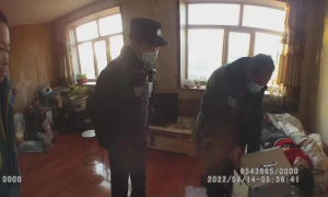 生死救援！上库力边境派出所民警紧急救助一名突发疾病老人