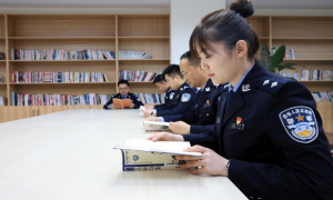 营造“书香警营”浓厚阅读氛围