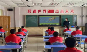 安全教育进校园 为学生送上“安全大礼包”
